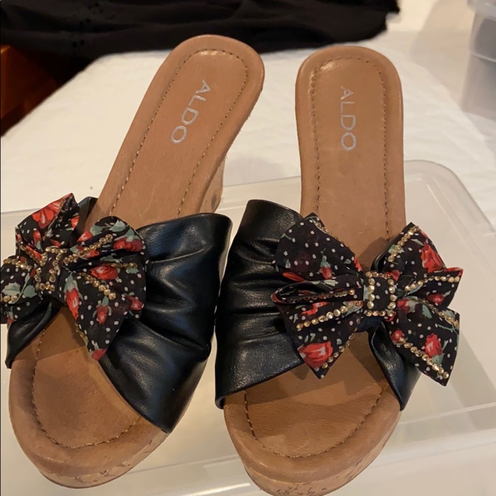 Wedge shoes